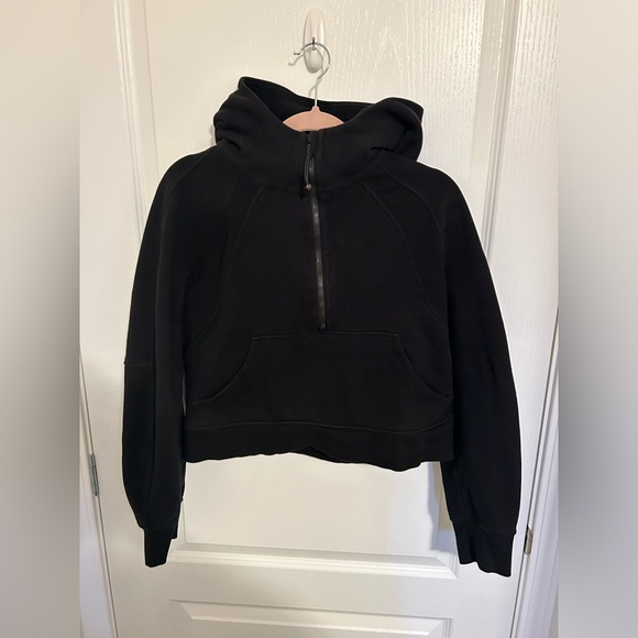 ๐ค Black cropped 1/2 zip lululemon Scuba with hood M/L - Picture 1 of 3